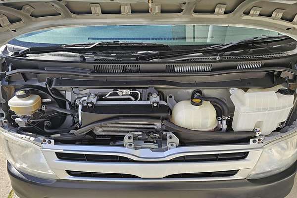2013 Toyota Hiace KDH201R LWB