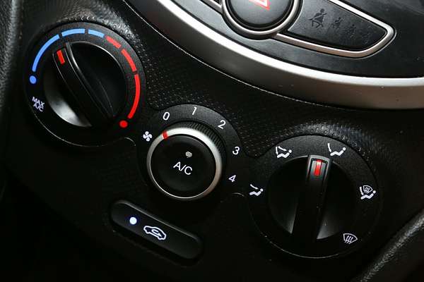 2012 Hyundai Accent Active RB