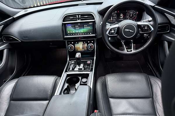 2020 Jaguar XE P300 R-Dynamic SE X760