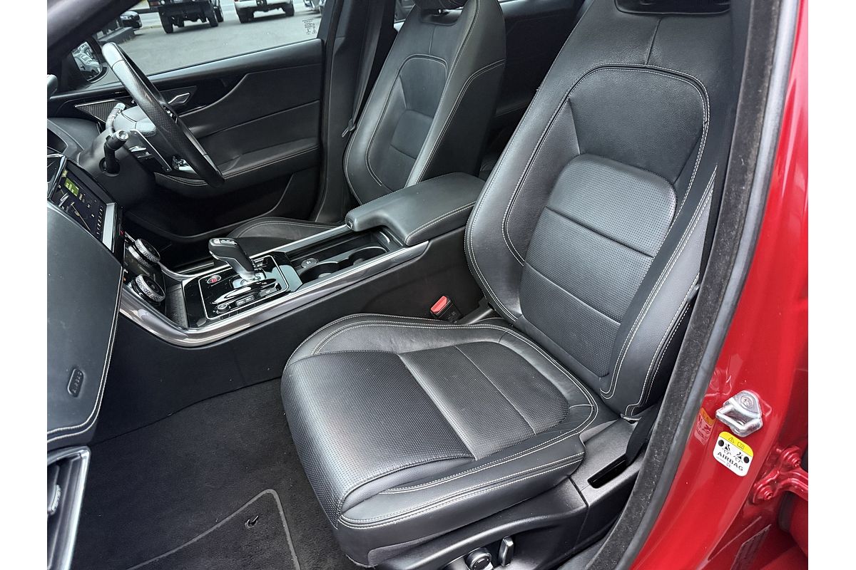 2020 Jaguar XE P300 R-Dynamic SE X760