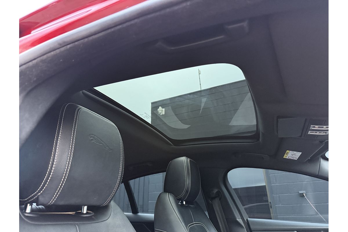 2020 Jaguar XE P300 R-Dynamic SE X760