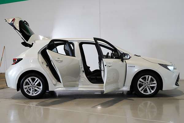 2018 Toyota Corolla SX Hybrid ZWE211R