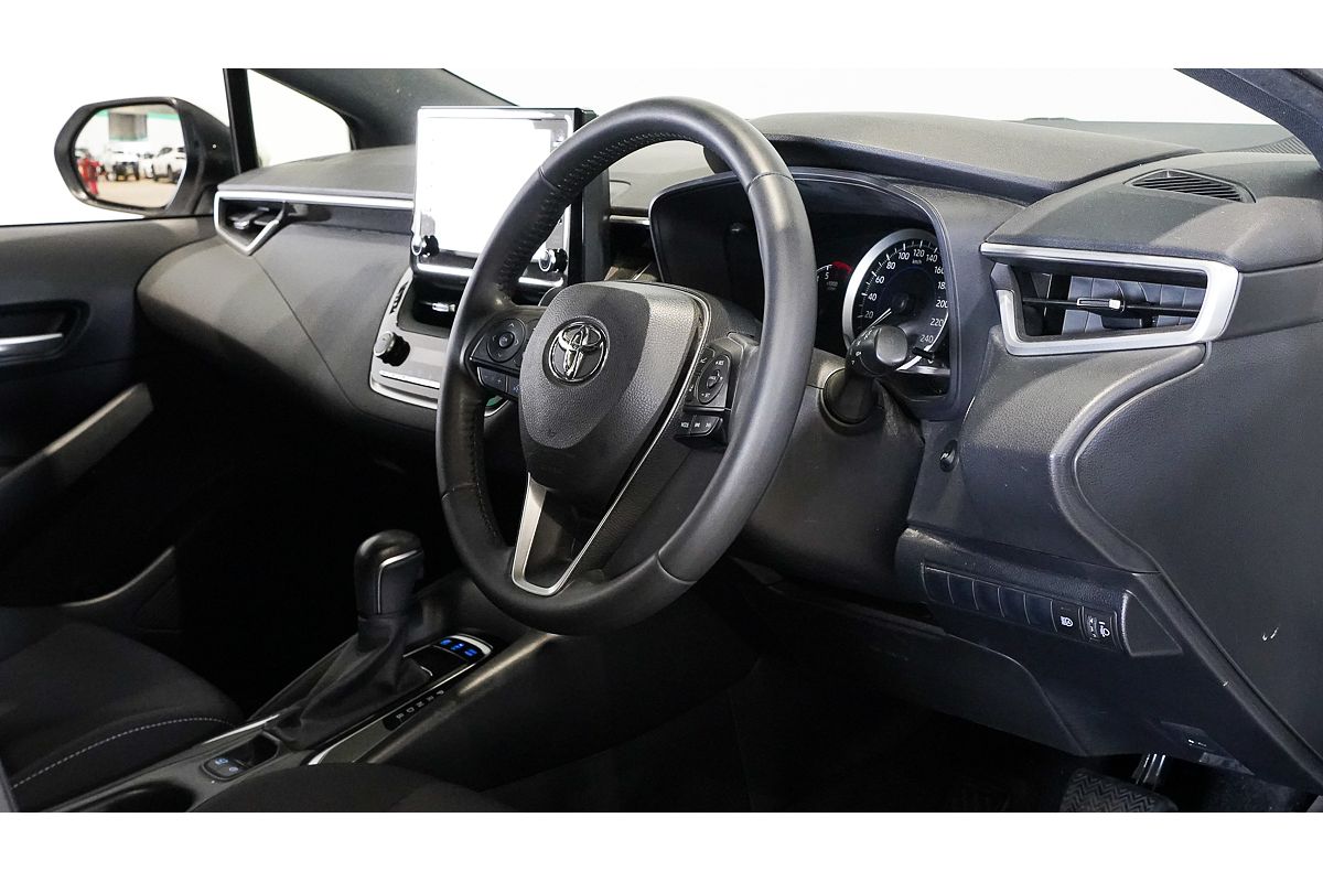 2018 Toyota Corolla SX Hybrid ZWE211R