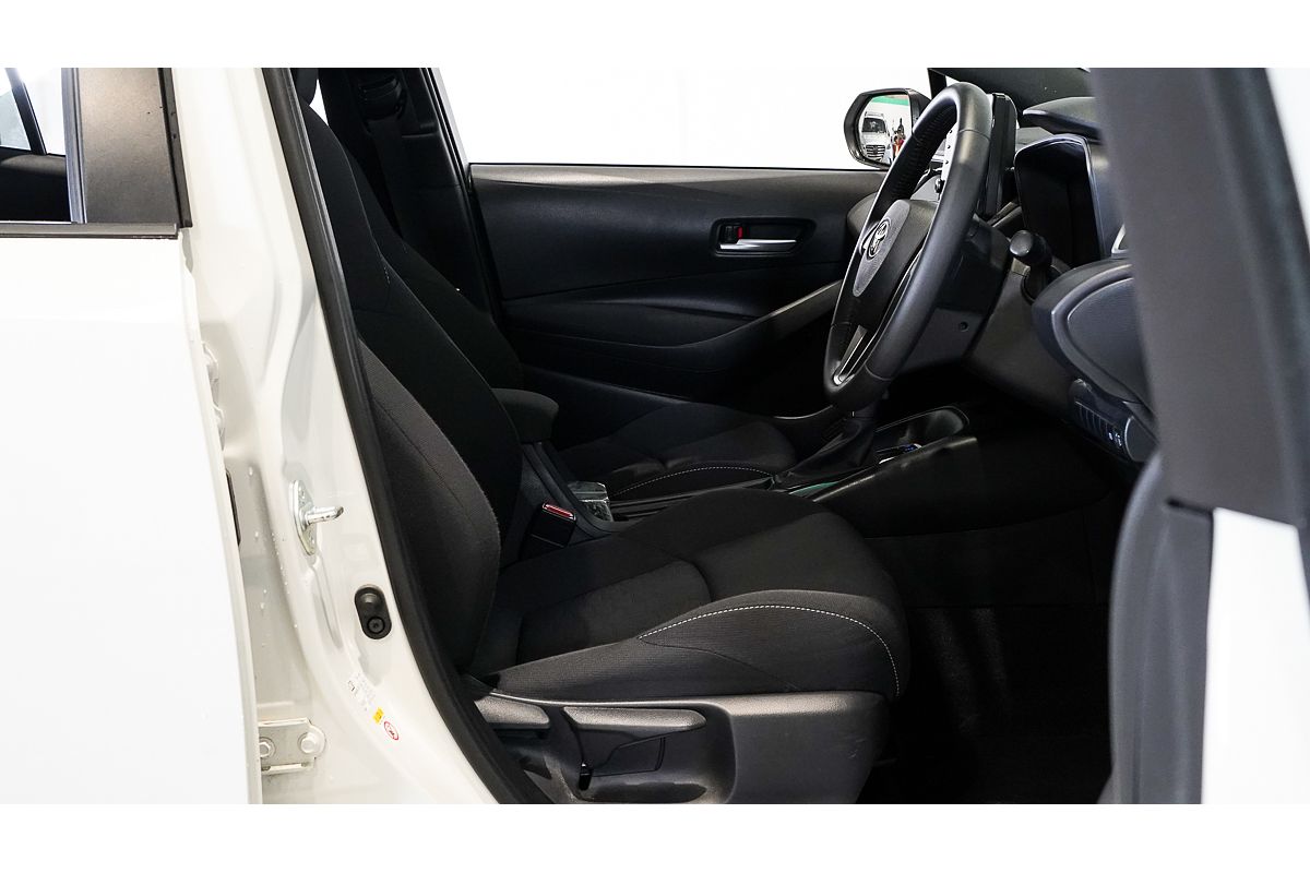 2018 Toyota Corolla SX Hybrid ZWE211R