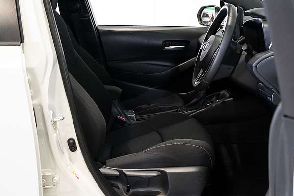 2018 Toyota Corolla SX Hybrid ZWE211R