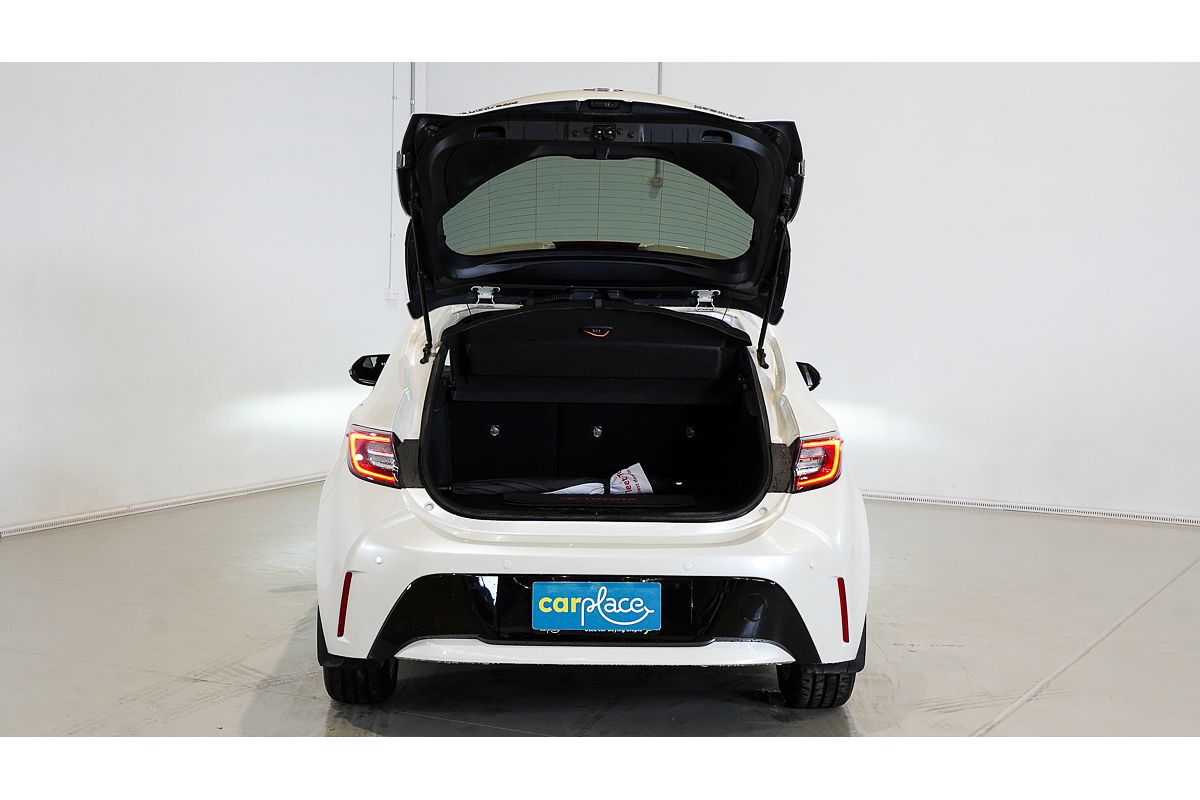 2018 Toyota Corolla SX Hybrid ZWE211R