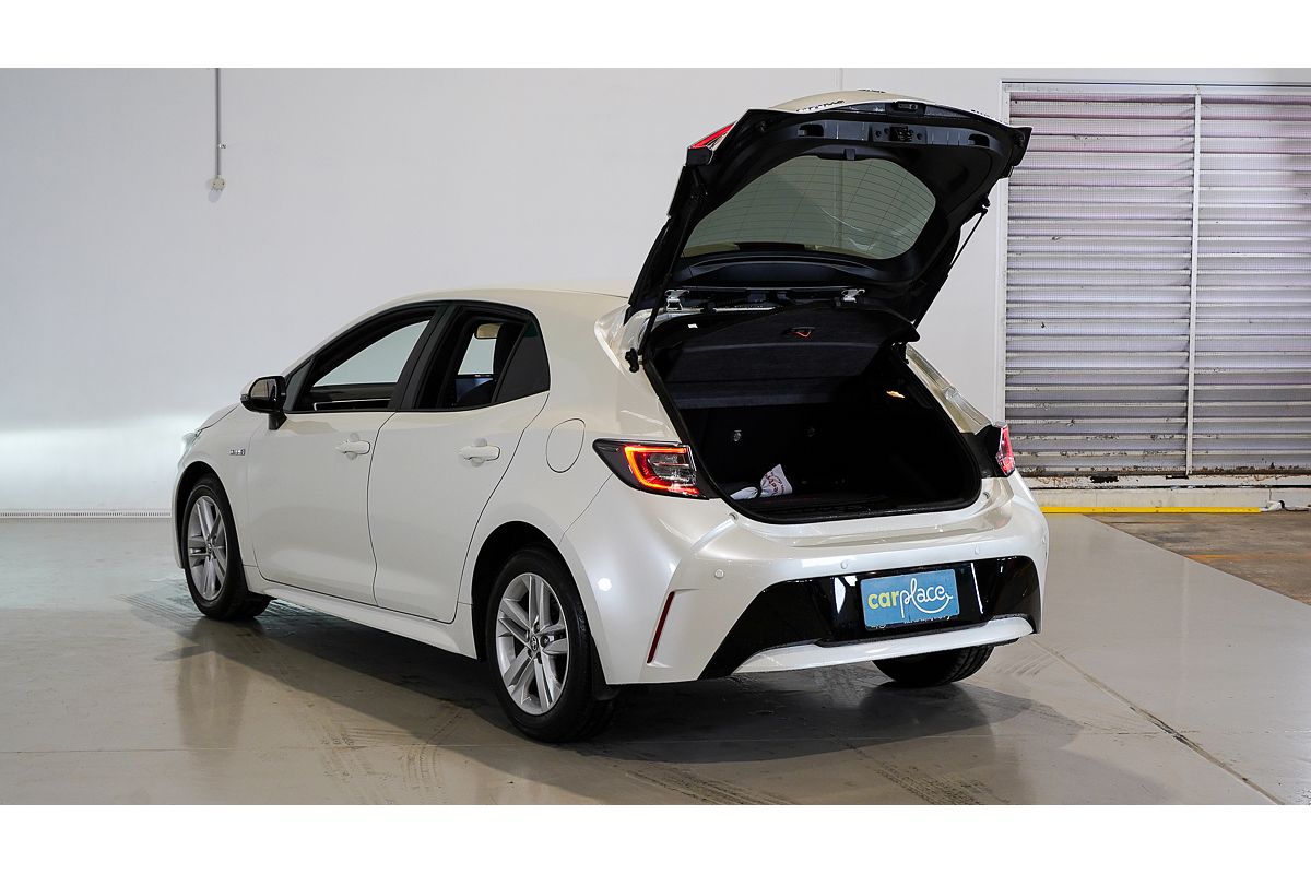 2018 Toyota Corolla SX Hybrid ZWE211R