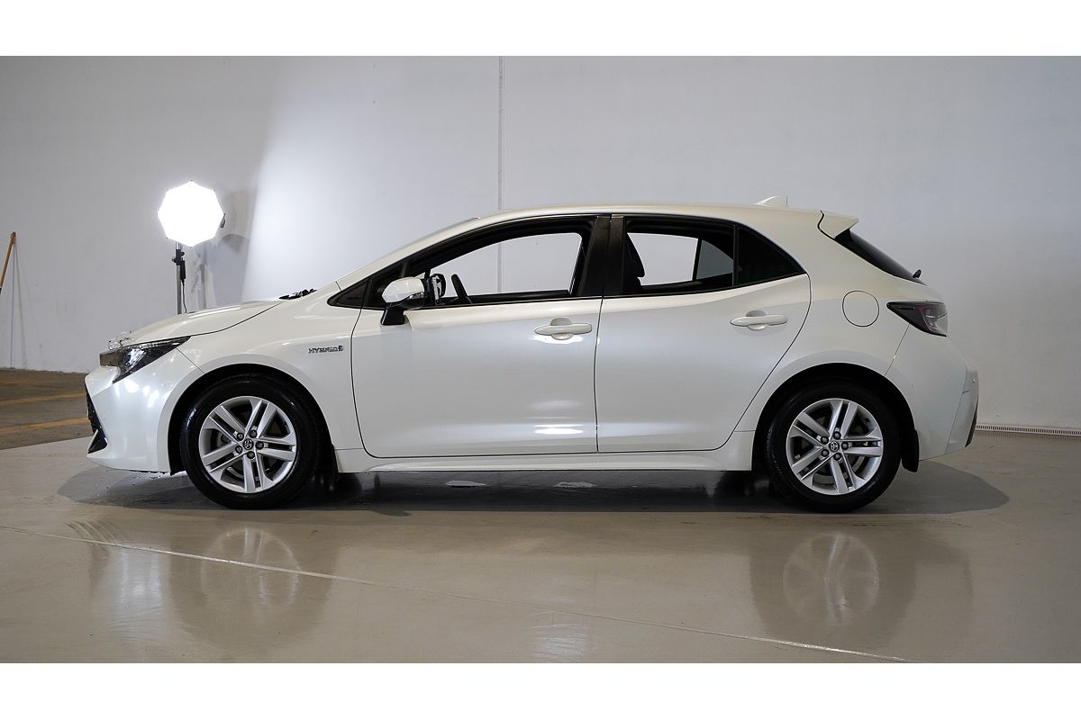 2018 Toyota Corolla SX Hybrid ZWE211R