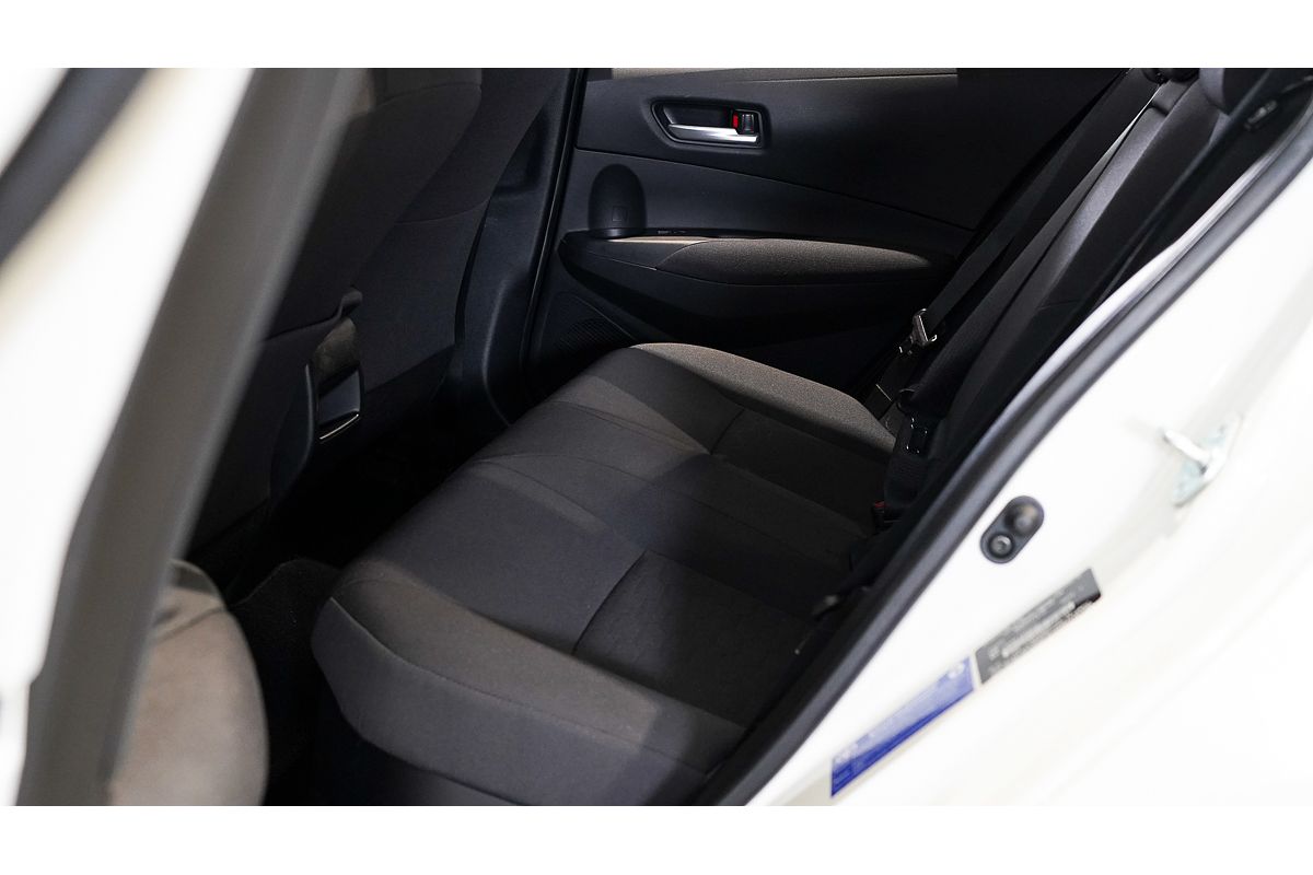2018 Toyota Corolla SX Hybrid ZWE211R