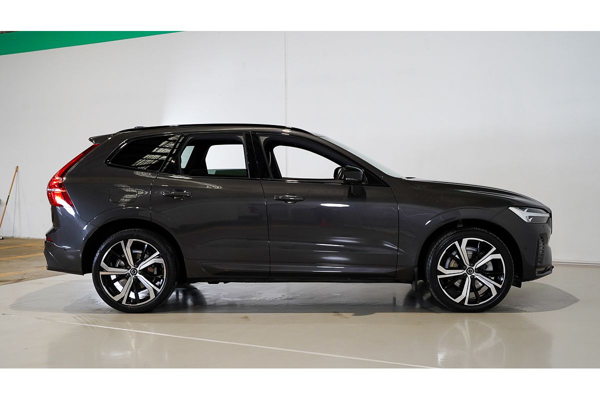 2021 Volvo XC60 B6 R-Design