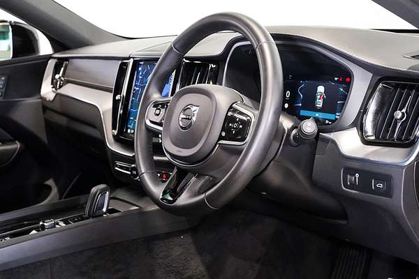 2021 Volvo XC60 B6 R-Design