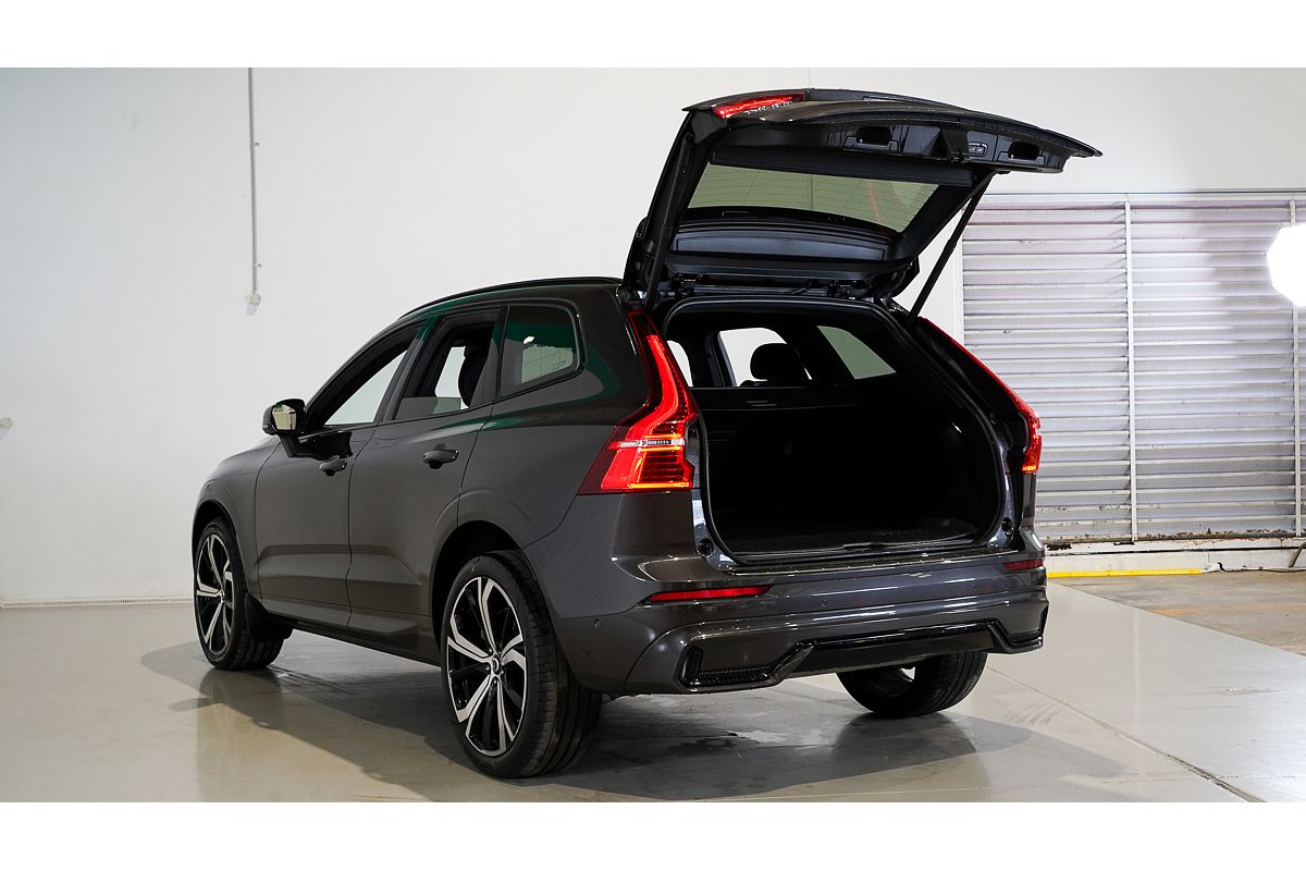2021 Volvo XC60 B6 R-Design
