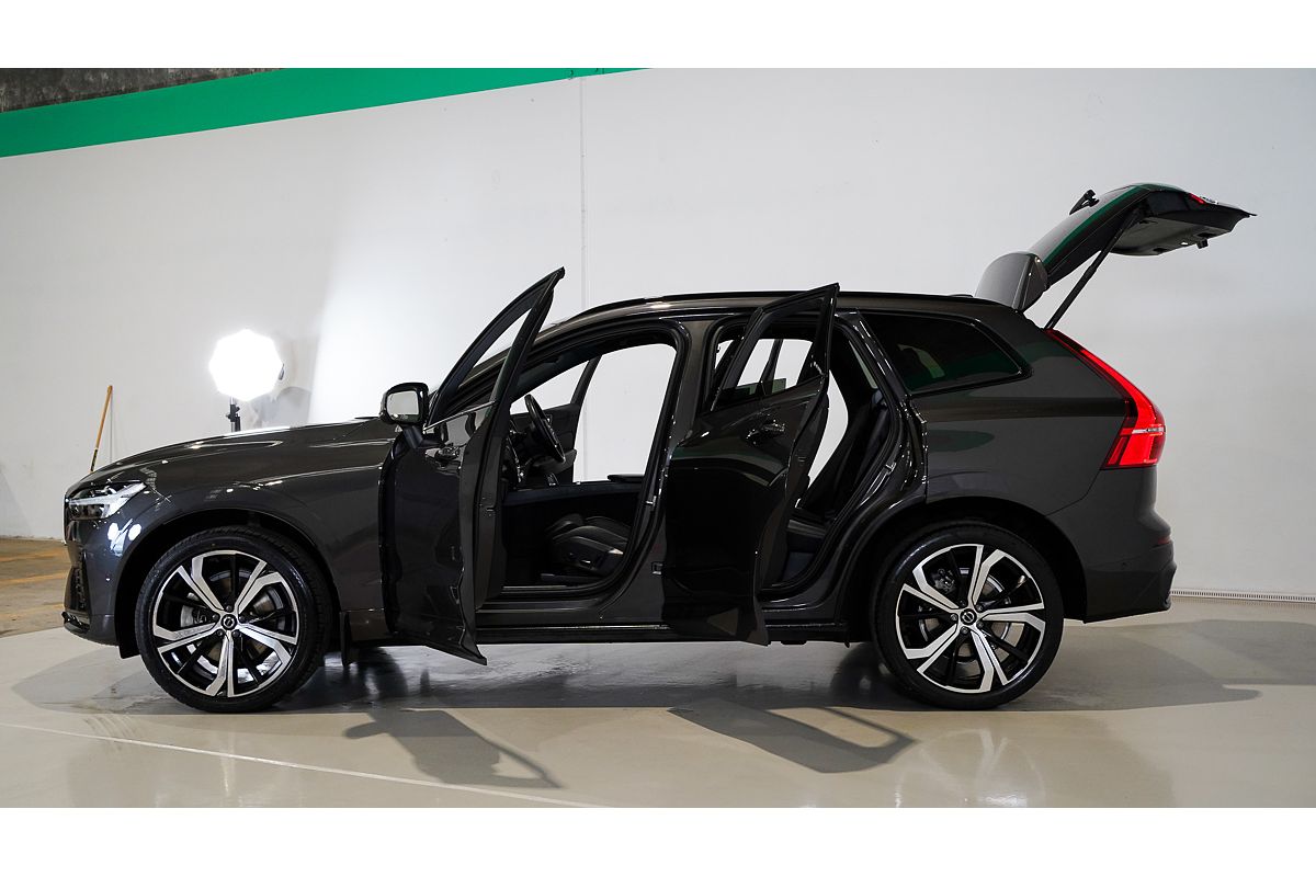 2021 Volvo XC60 B6 R-Design