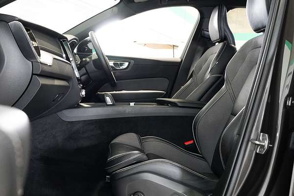 2021 Volvo XC60 B6 R-Design