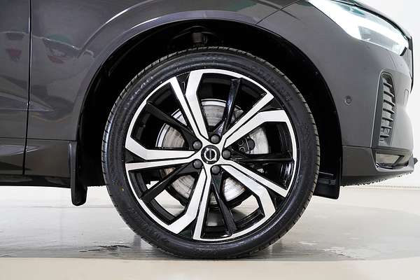 2021 Volvo XC60 B6 R-Design