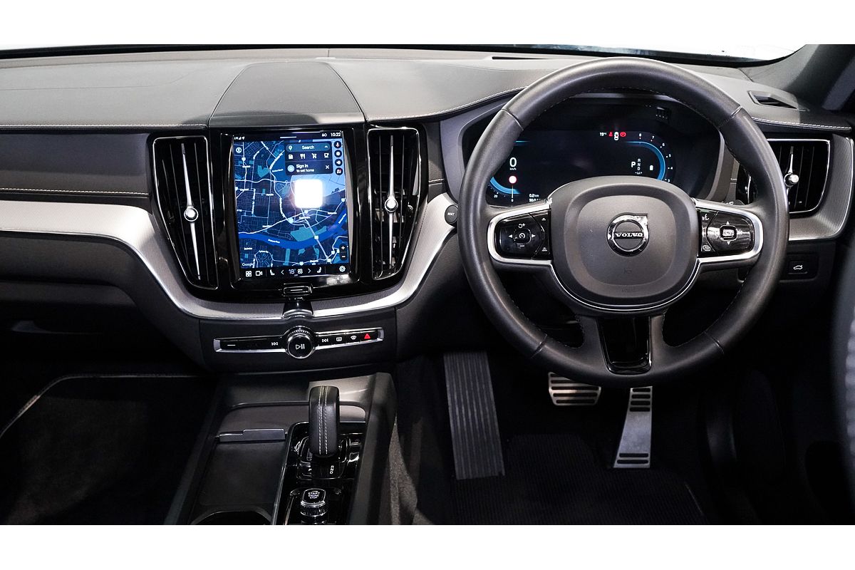 2021 Volvo XC60 B6 R-Design