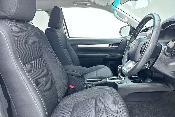 2022 Toyota Hilux SR5 GUN126R 4X4