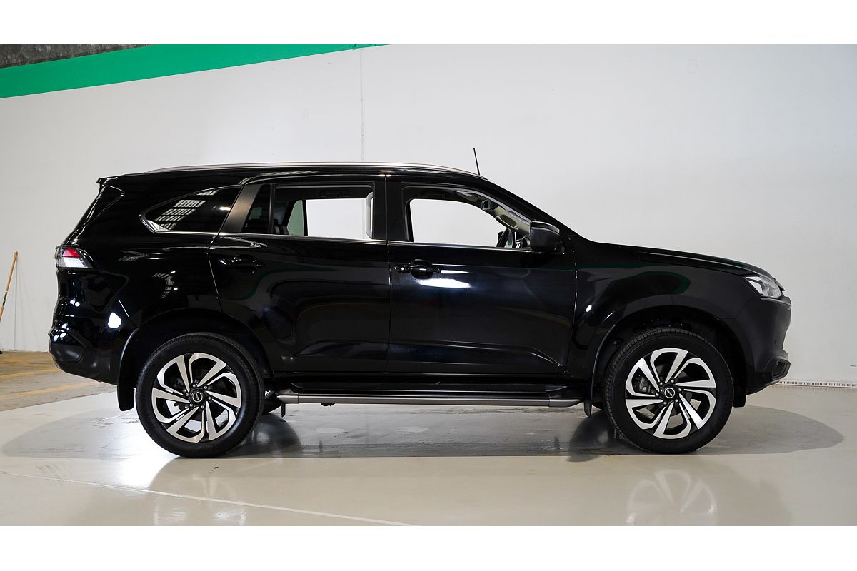 2022 Isuzu MU-X LS-T