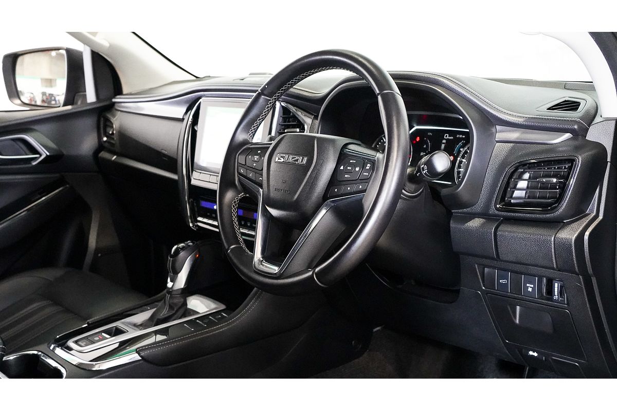 2022 Isuzu MU-X LS-T