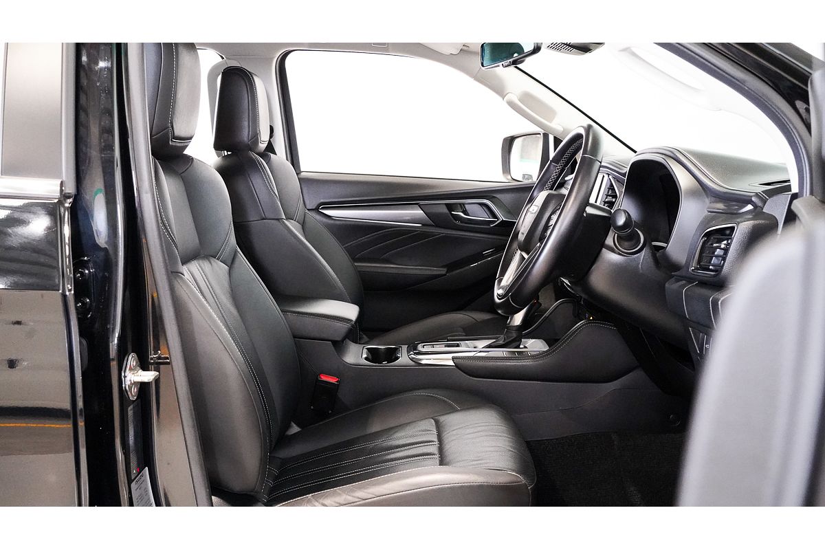 2022 Isuzu MU-X LS-T