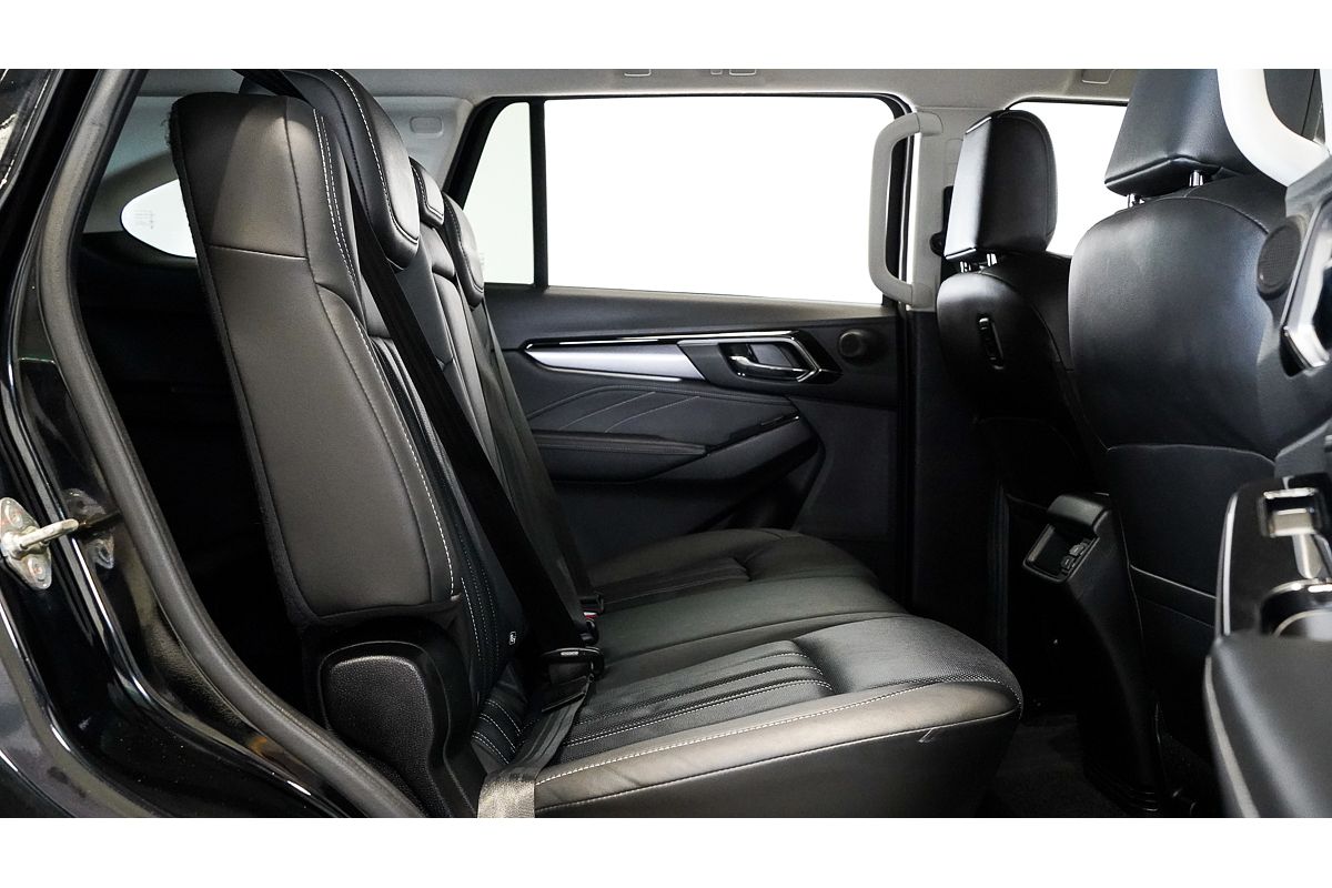 2022 Isuzu MU-X LS-T
