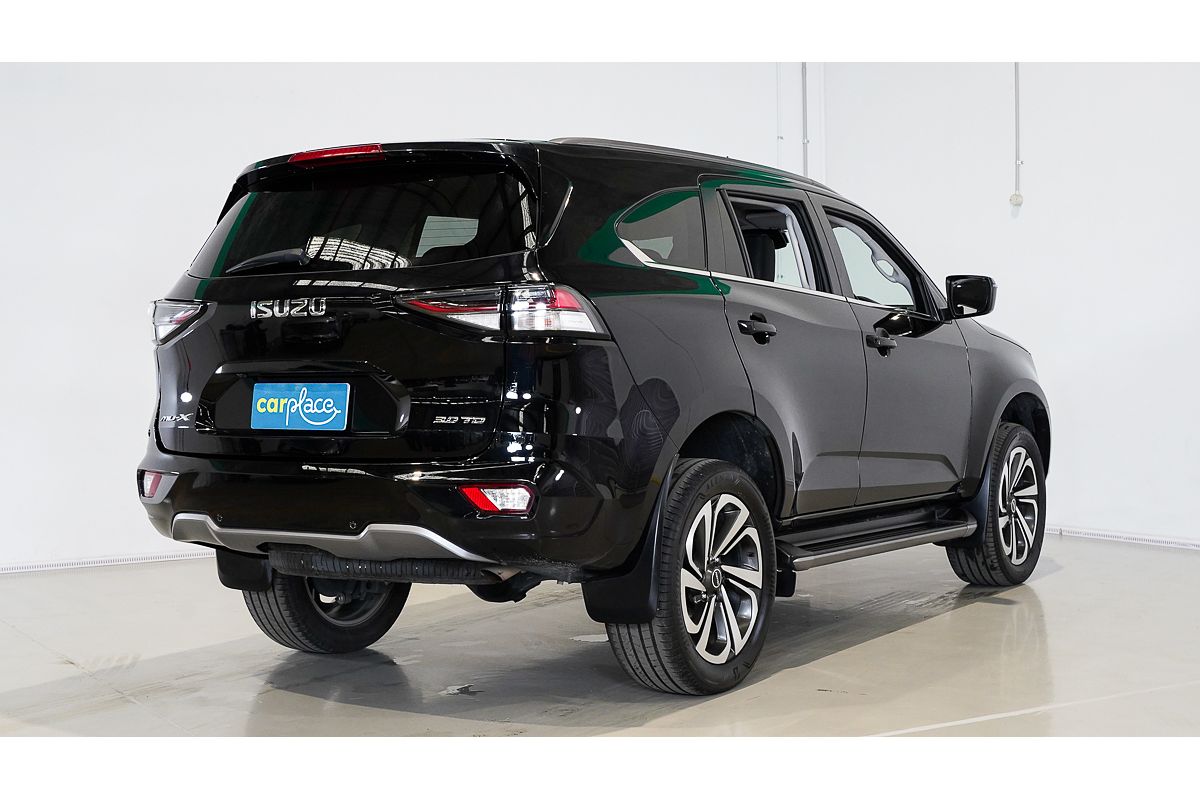 2022 Isuzu MU-X LS-T