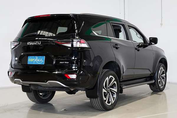 2022 Isuzu MU-X LS-T