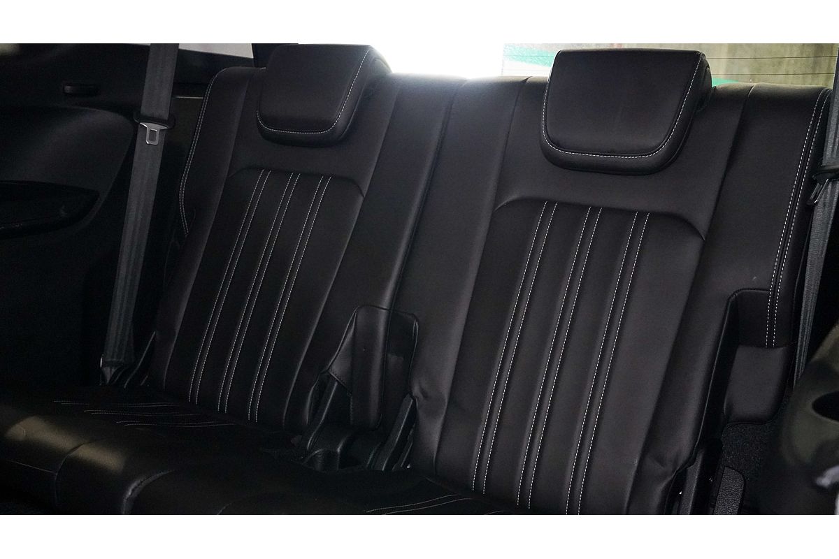 2022 Isuzu MU-X LS-T