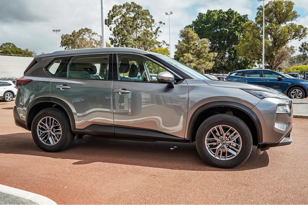 2024 Nissan X-TRAIL ST T33