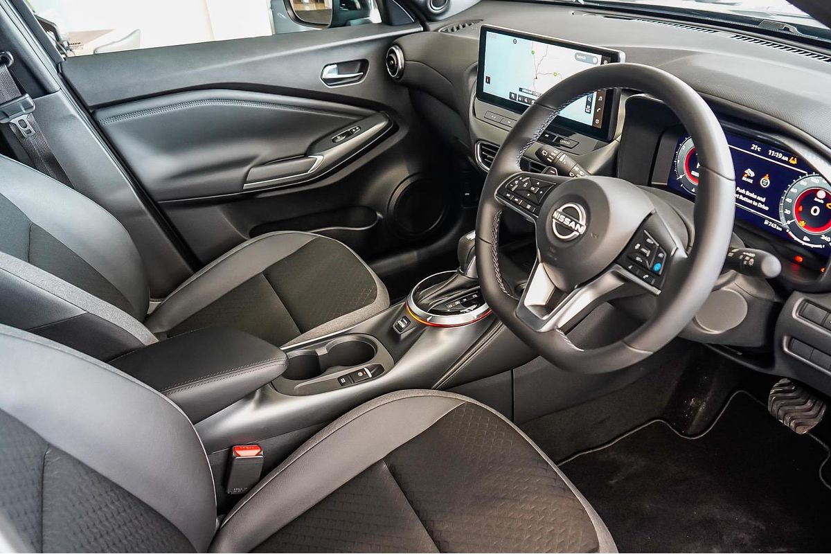2024 Nissan JUKE ST-L F16