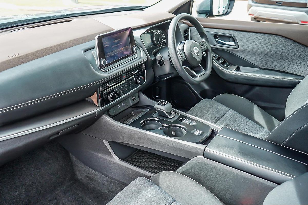 2024 Nissan X-TRAIL ST T33