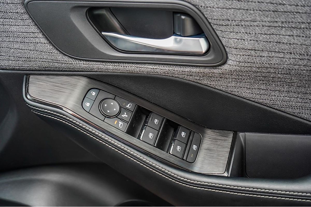 2024 Nissan X-TRAIL ST T33