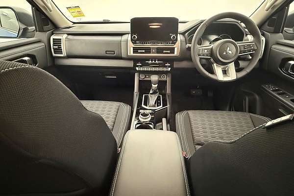 2025 Mitsubishi Triton GLS MV 4X4
