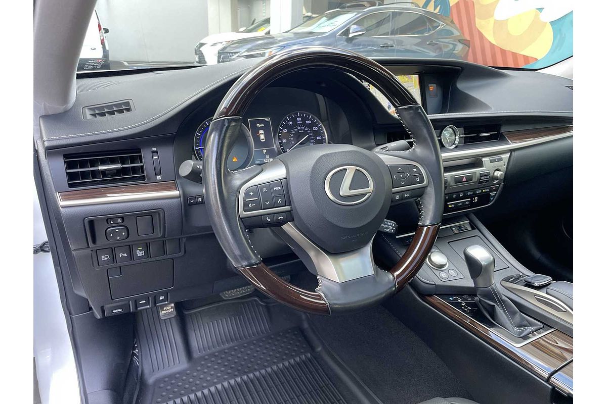 2017 Lexus ES