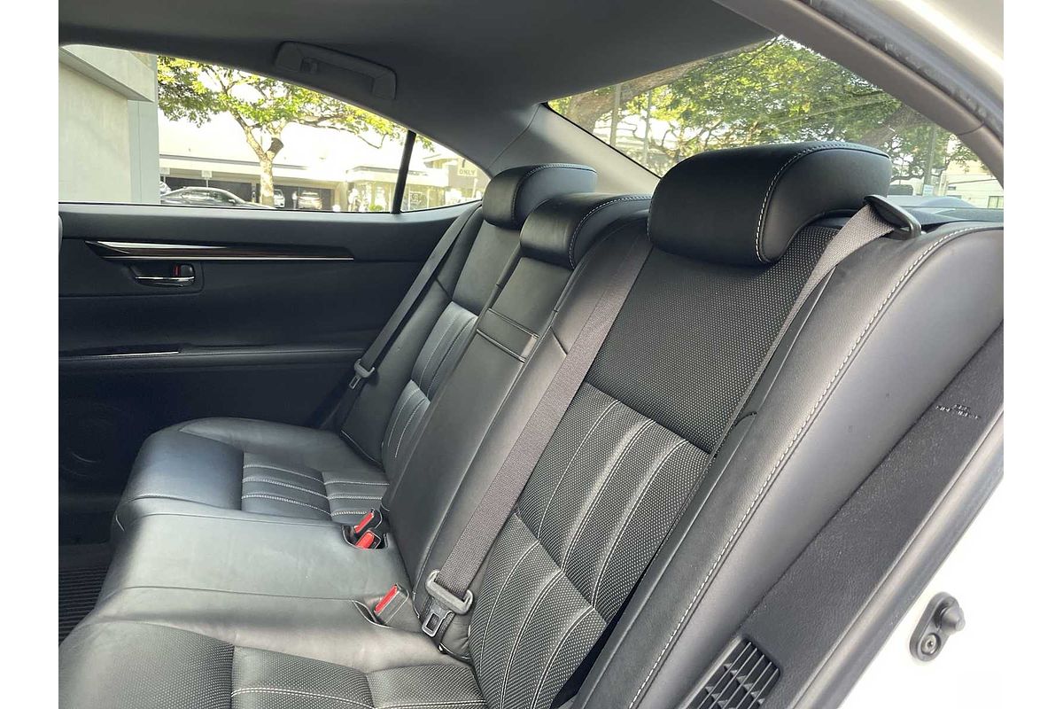 2017 Lexus ES