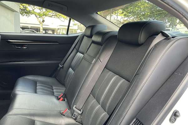 2017 Lexus ES