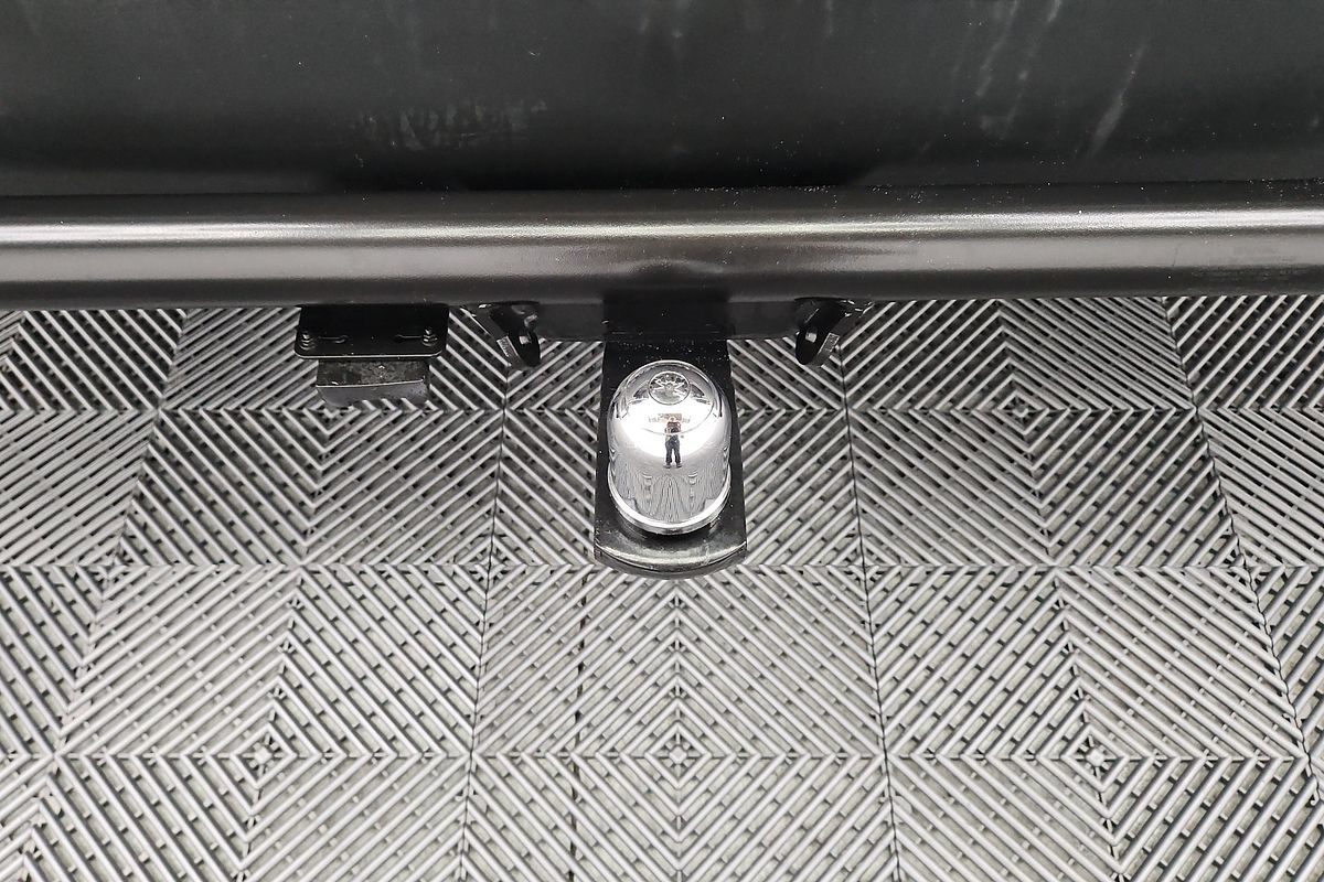 2018 Toyota Hiace Commuter KDH223R