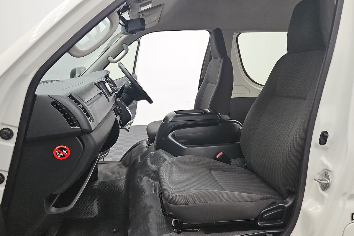 2018 Toyota Hiace Commuter KDH223R