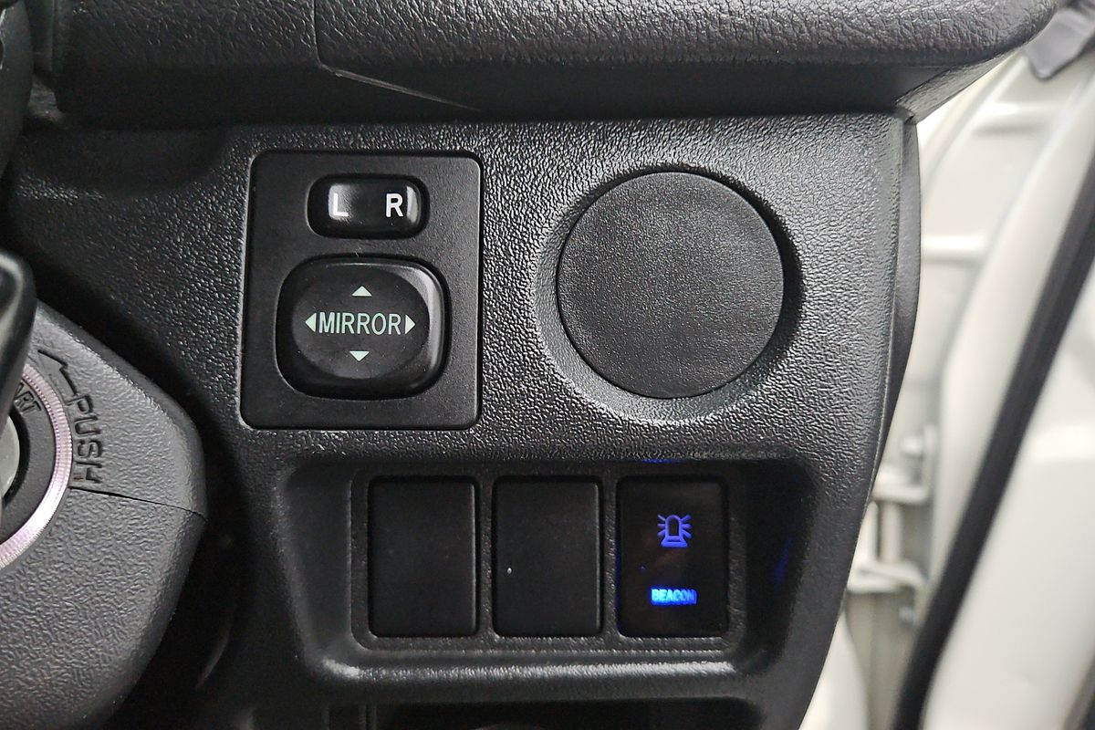 2018 Toyota Hiace Commuter KDH223R