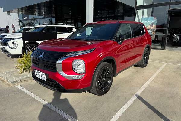 2024 Mitsubishi Outlander Black Edition ZM