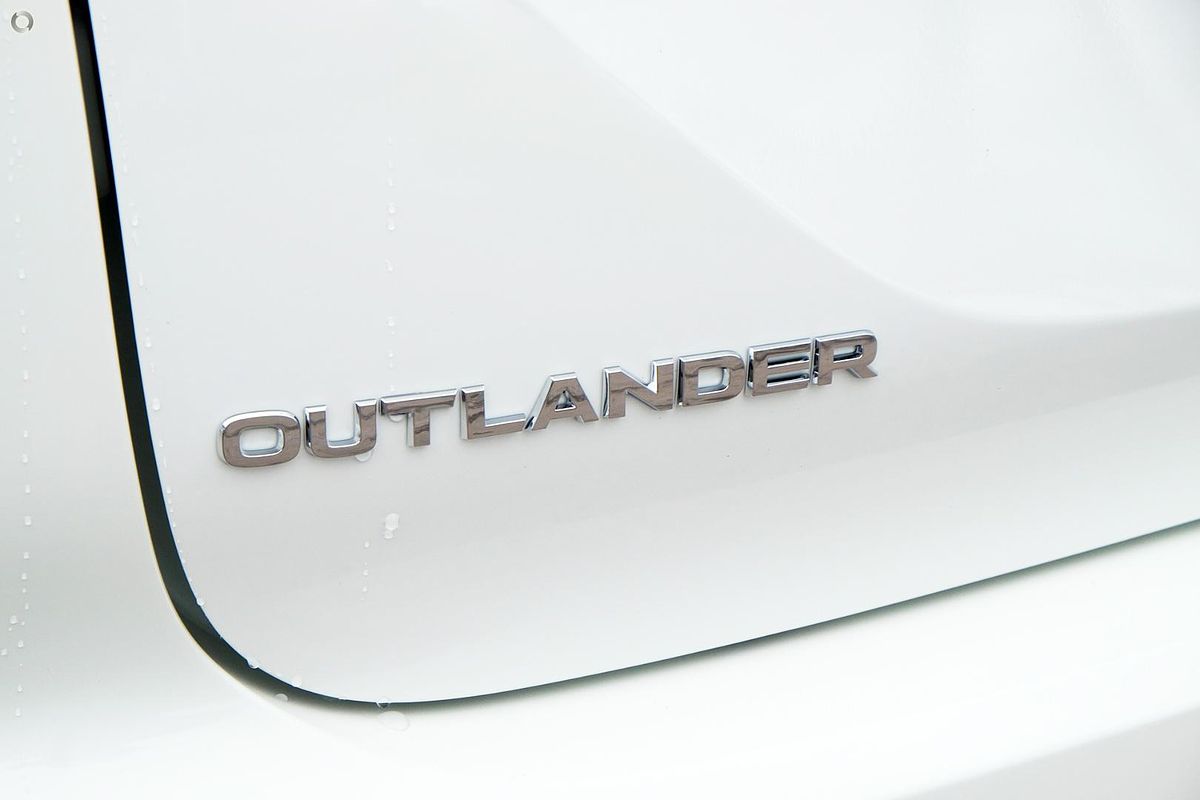 2025 Mitsubishi Outlander LS ZM