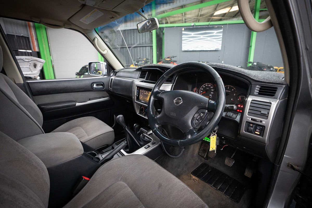 2009 Nissan Patrol ST GU 6