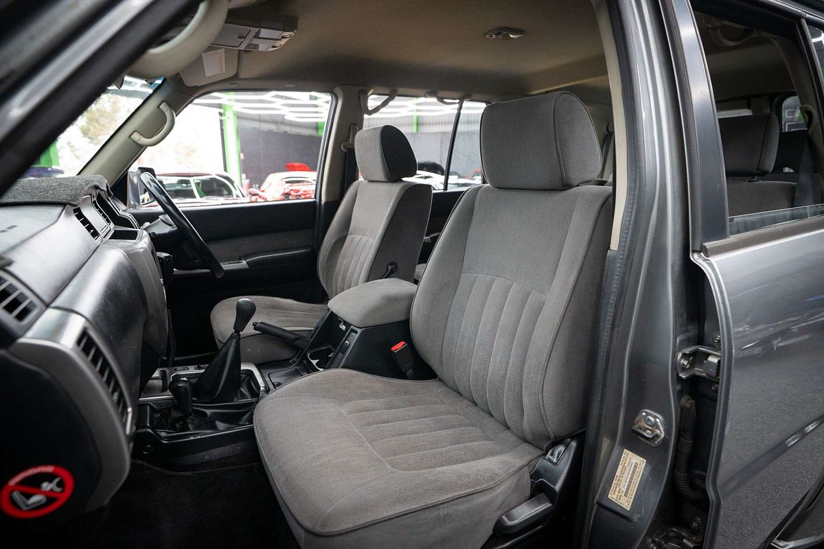 2009 Nissan Patrol ST GU 6