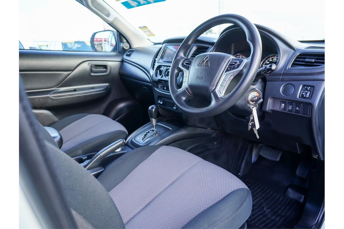 2022 Mitsubishi Triton GLX MR 4X4