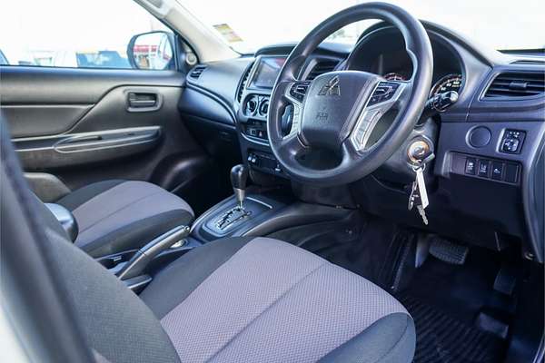 2022 Mitsubishi Triton GLX MR 4X4