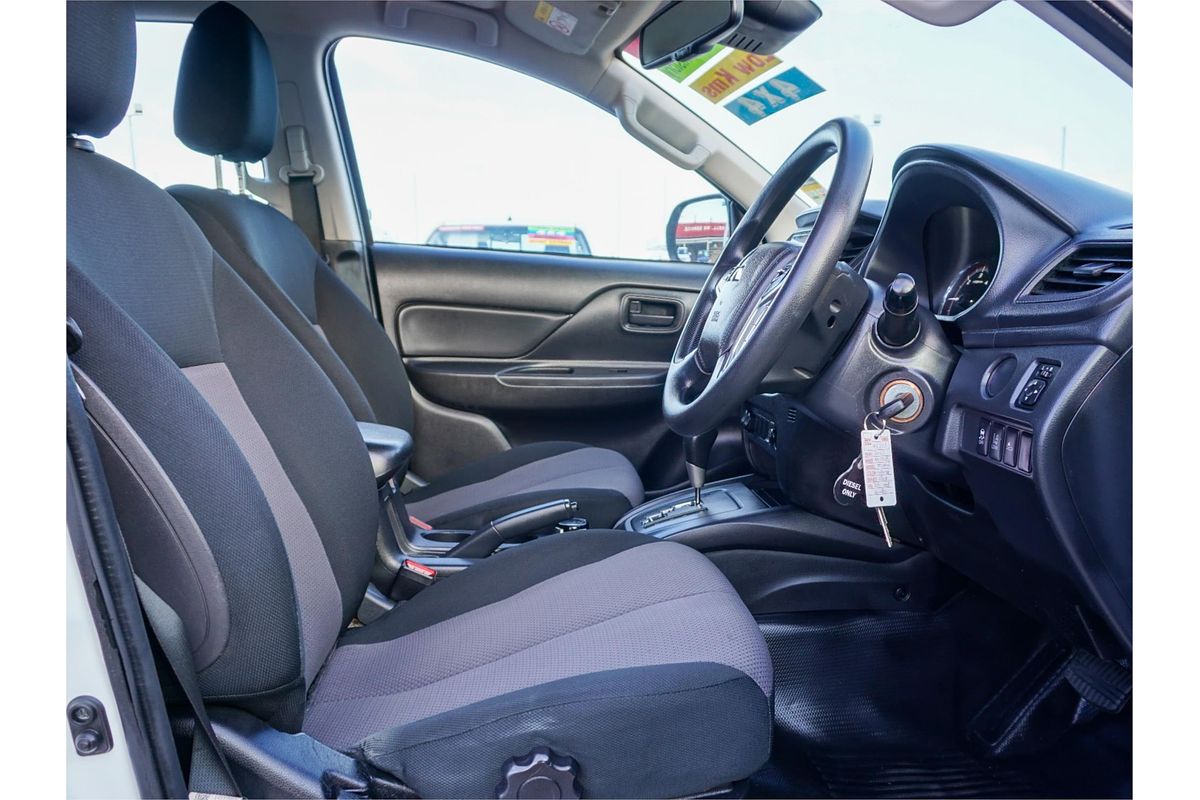 2022 Mitsubishi Triton GLX MR 4X4