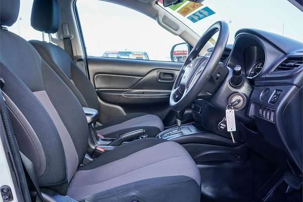 2022 Mitsubishi Triton GLX MR 4X4