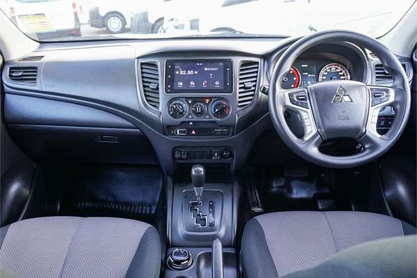 2022 Mitsubishi Triton GLX MR 4X4