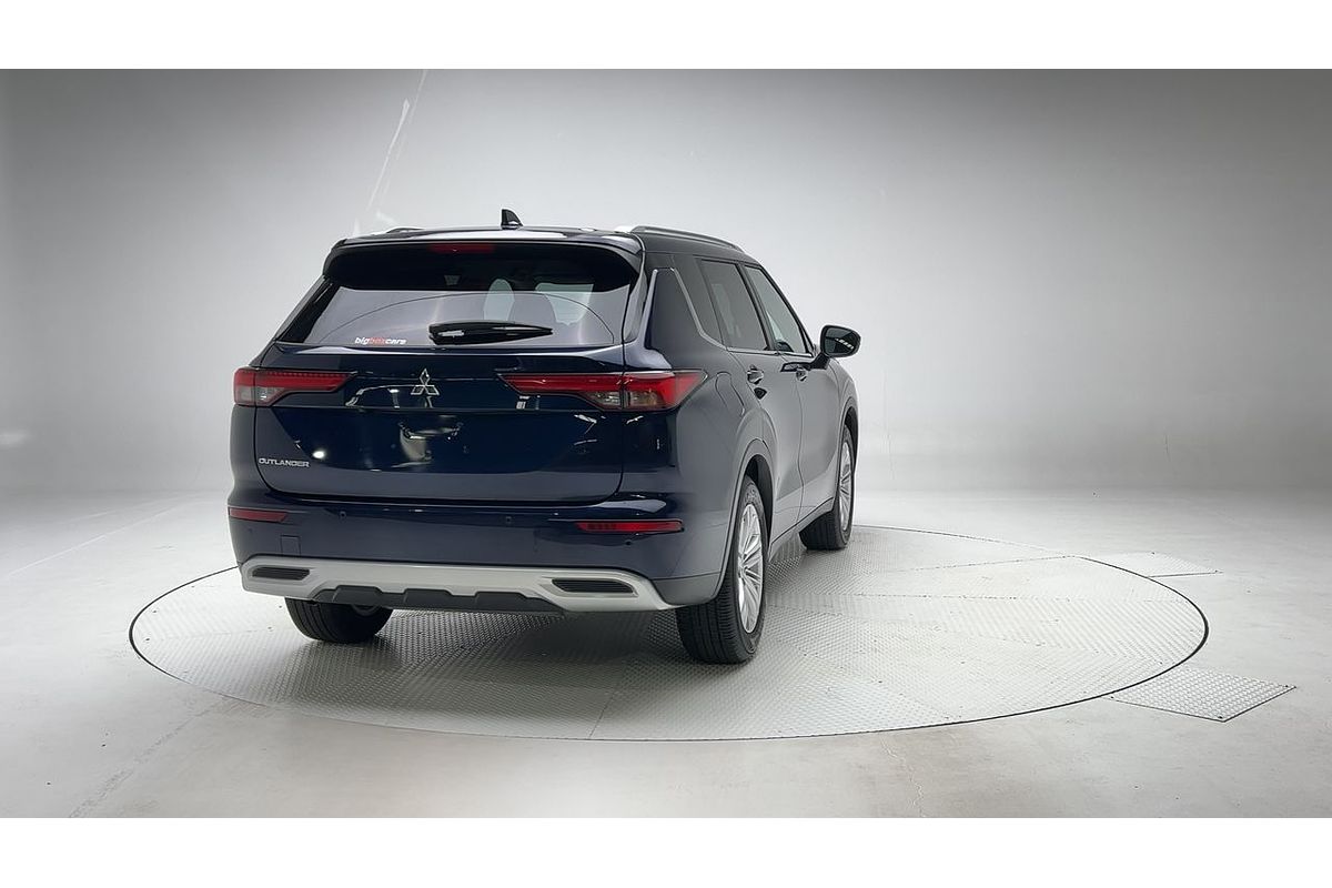 2024 Mitsubishi Outlander LS ZM