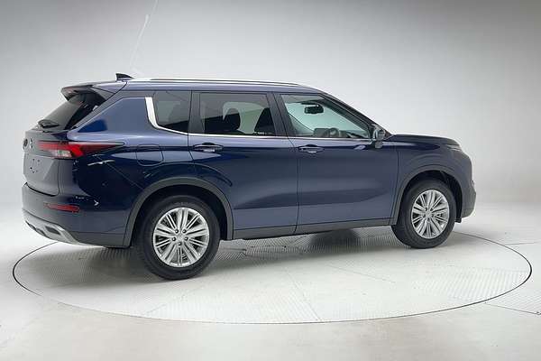 2024 Mitsubishi Outlander LS ZM